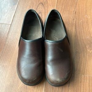 Dansko Caitlin Slip Resistant Brown Clog Size 41 (US 10.5-11)
